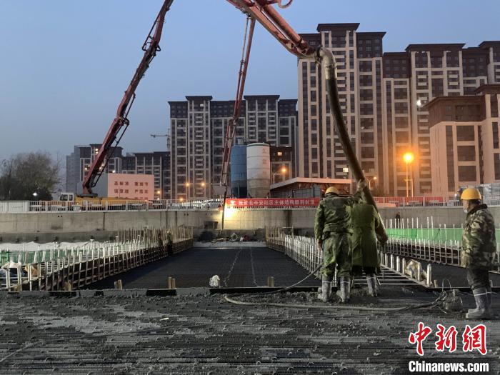 北京地鐵11號(hào)線西段的北辛安路站施工現(xiàn)場(chǎng)。北京市重大辦供圖