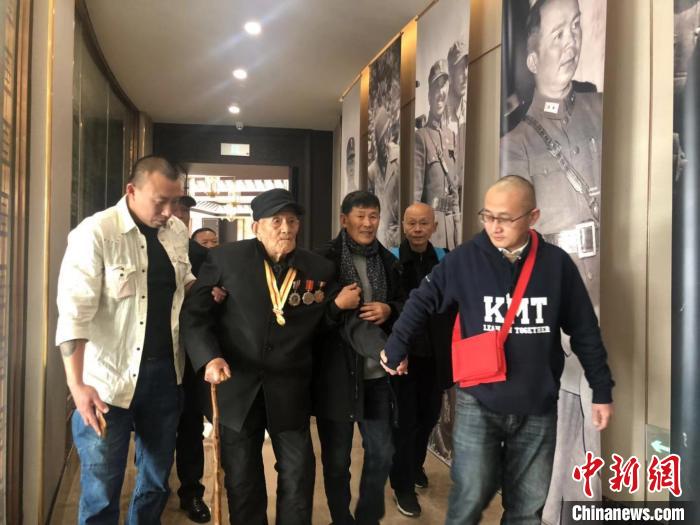 《尋找飄蕩的忠魂》展覽現(xiàn)場?！》綀?攝