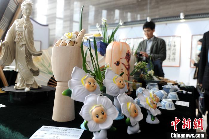 期間，主辦方還舉辦水仙花文創(chuàng)作品展示。　張金川 攝
