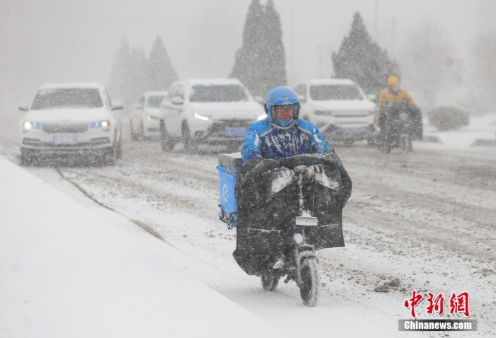 寒潮藍色預(yù)警繼續(xù)發(fā)布 多地感受“冰天雪地”