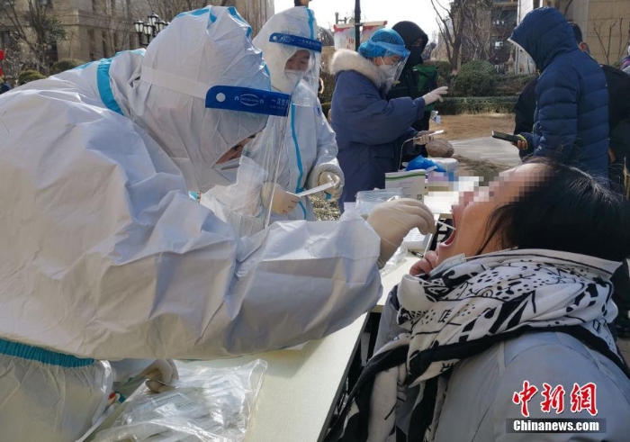 直擊全員核酸檢測首日的石家莊：城市按下“暫?！辨I 全力防控疫情