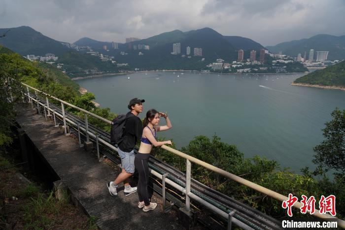 圖為海洋公園可眺望港島南部美景?！垷?攝