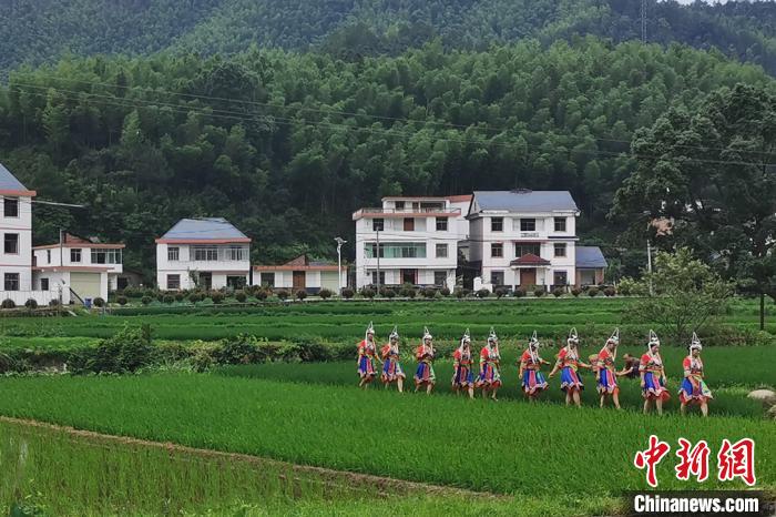 圖為江西省吉安市青原區(qū)東固畬族鄉(xiāng)六渡民族村?！「呦乳L 攝