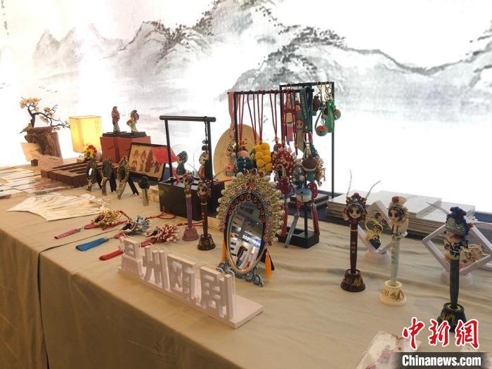 溫州甌劇衍生文創(chuàng)產品?！∨饲呶?攝