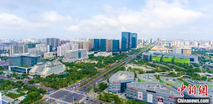 資料圖：航拍海口國興大道CBD。
<a target='_blank' href='http://www.chinanews.com/'>中新社</a>記者 駱云飛 攝