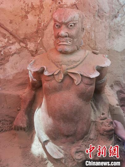出土泥塑造像?！￡兾魇】脊叛芯吭汗﹫D
