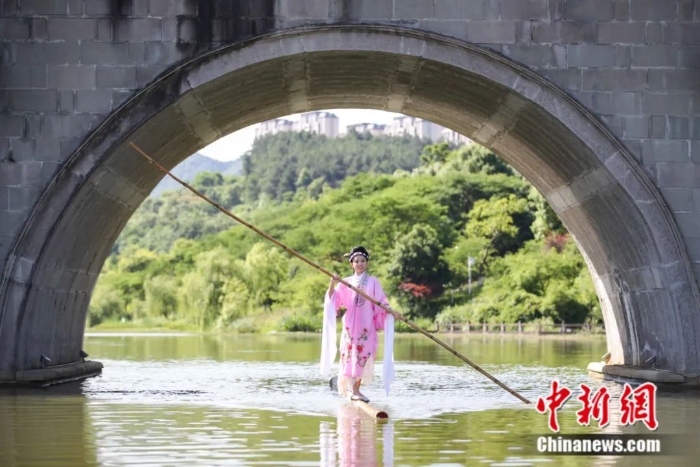 點(diǎn)擊進(jìn)入下一頁
