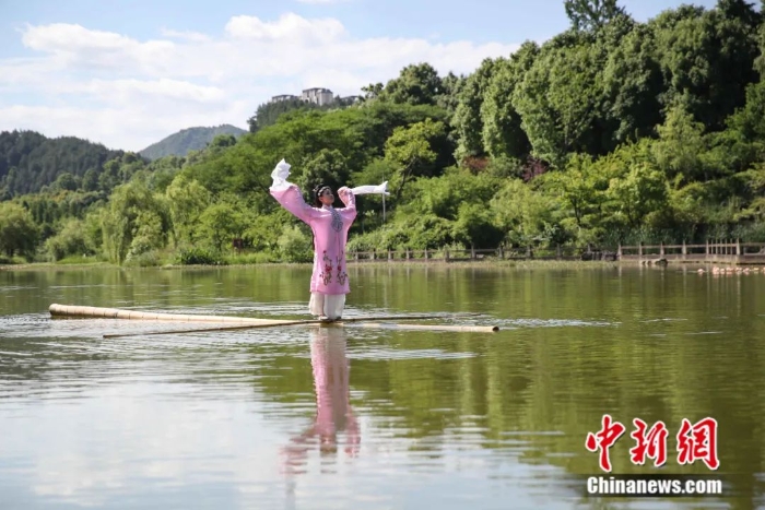 點(diǎn)擊進(jìn)入下一頁