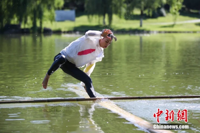 點(diǎn)擊進(jìn)入下一頁