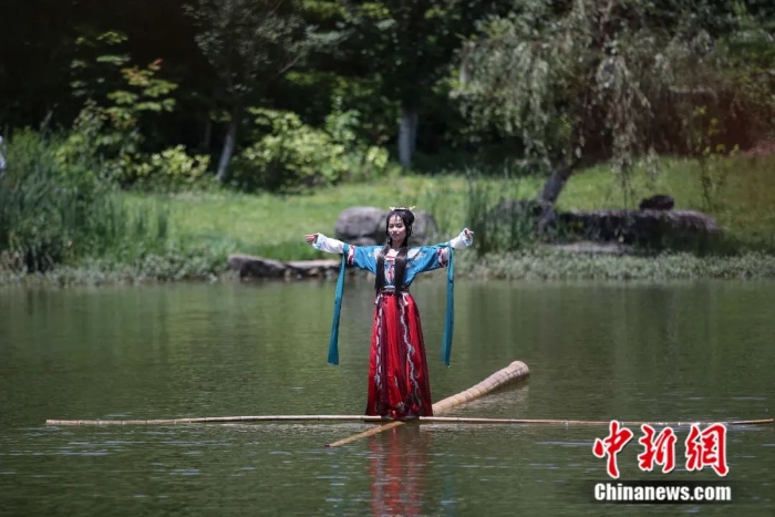 點(diǎn)擊進(jìn)入下一頁