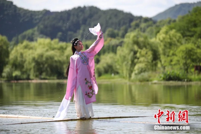 點(diǎn)擊進(jìn)入下一頁