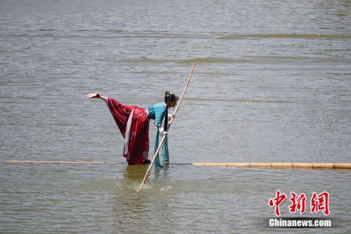 點(diǎn)擊進(jìn)入下一頁