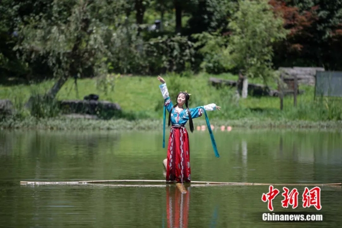 點(diǎn)擊進(jìn)入下一頁