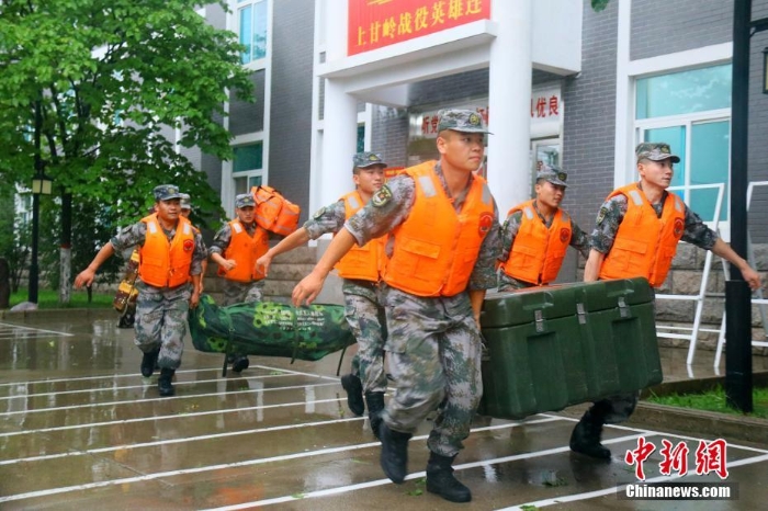 【圖刊】有你們，“河南一定中”