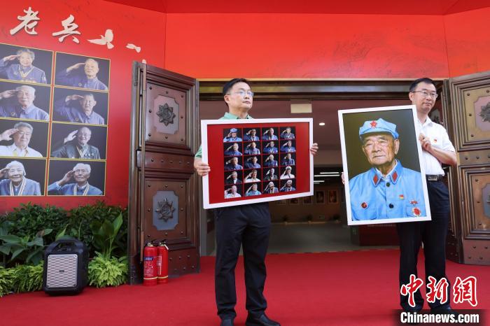 8月1日，抗戰(zhàn)老兵記憶——百幅抗戰(zhàn)老兵肖像作品捐贈儀式暨展示活動在中國人民抗日戰(zhàn)爭紀念館舉行?！?lt;a target='_blank' href='http://www.chinanews.com/'>中新社</a>記者 盛佳鵬 攝