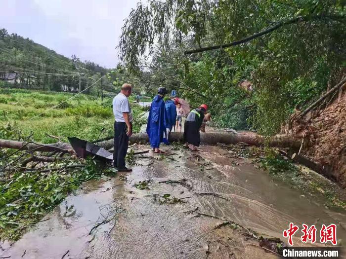 21日至22日安康漢陰突降暴雨?！h陰縣融媒體中心供圖