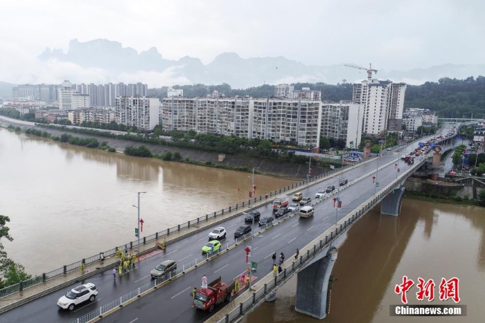 湖南張家界全域調(diào)整為低風(fēng)險(xiǎn)區(qū) 拆除交通卡口