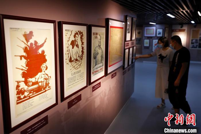 9月3日，“斯大林格勒保衛(wèi)戰(zhàn)——大無畏精神和英雄氣概的象征”專題展覽在抗戰(zhàn)館開幕?！「惶?攝