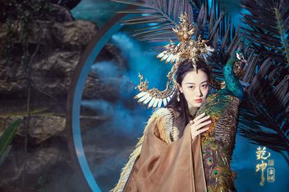 圖展山河盛景，服飾乾坤方儀――熊英|乾坤？方儀2022SS中國國際時(shí)裝周開幕大秀震撼上演