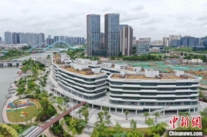 位于廣州南沙蕉門河畔的廣州南沙粵港合作咨詢委員會(huì) 南沙區(qū)政府 供圖