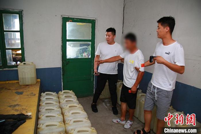 吉林延邊警方破獲重大非法經(jīng)營、生產(chǎn)銷售偽劣成品油案