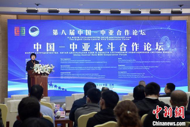北斗系統(tǒng)開辟“定制服務(wù)”：高精度定位導航生產(chǎn)生活