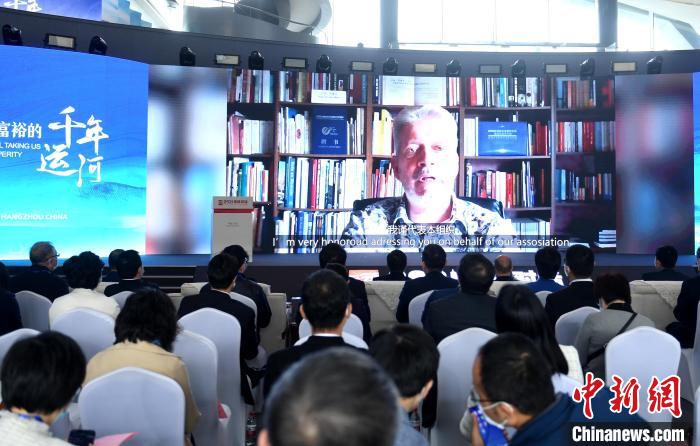 內(nèi)河航道國際組織(IWI)主席魯?shù)稀し兜聹?。　王?攝