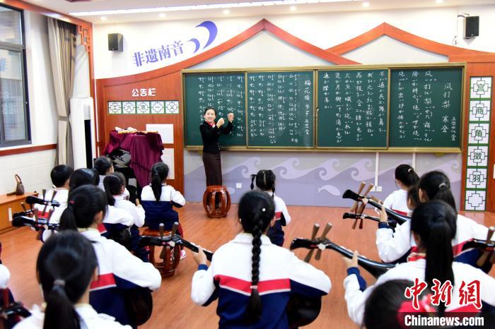 兩岸非遺傳承人攜手走入廈門課后延時(shí)服務(wù)