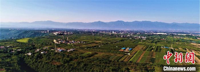 霸陵陵區(qū)航拍全景(竇皇后陵、江村大墓發(fā)掘點(diǎn)、南陵)