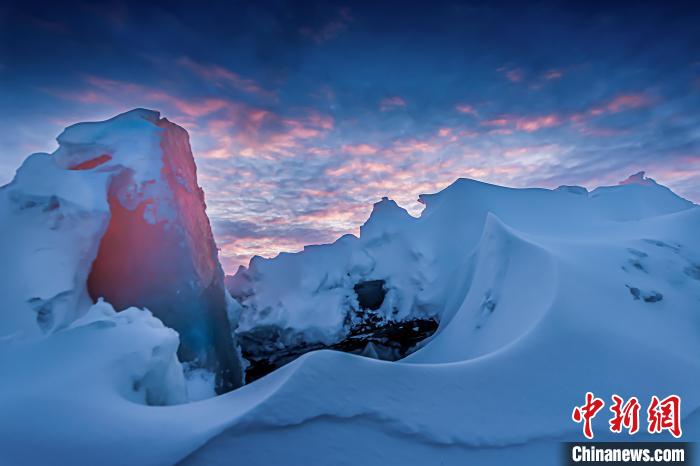 興凱湖的雪景?！∷蝹鬈?攝
