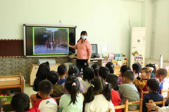 不負春光，善育生命——北京市經(jīng)開區(qū)亦莊中心幼兒園主題開園典禮