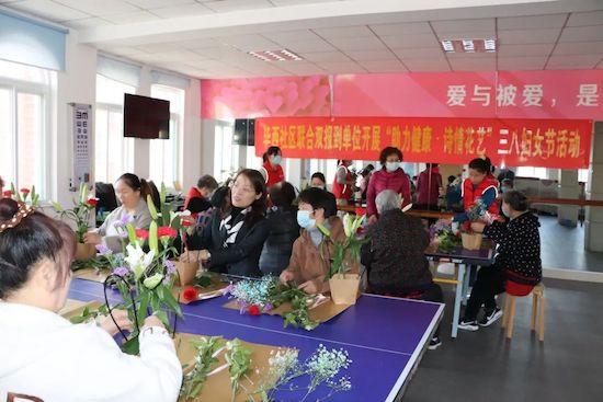 “女神節(jié)”來臨，濟南旅游學校以禮儀和美學課程服務(wù)駐地街道