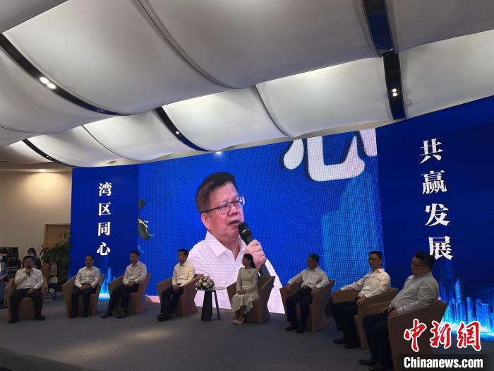 圖為“惠州實(shí)施深度融深融灣行動(dòng)專(zhuān)題論壇”活動(dòng)現(xiàn)場(chǎng)?！∷涡憬軘z 攝