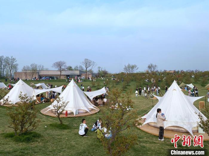 資料圖：西安市周邊的一處露營地。 張一辰 攝