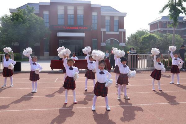 東營(yíng)市廣饒縣興安小學(xué)第三屆春季田徑運(yùn)動(dòng)會(huì)開幕