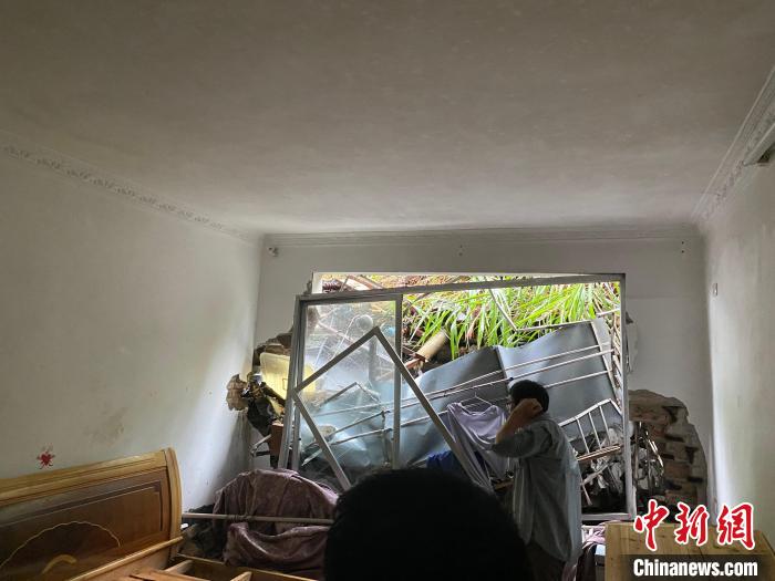 泥石流破窗而入。　廣西自然資源廳 供圖