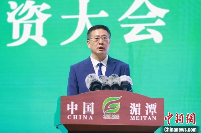圖為中共貴州省委常委、遵義市委書記李睿致辭?！■暮陚?攝