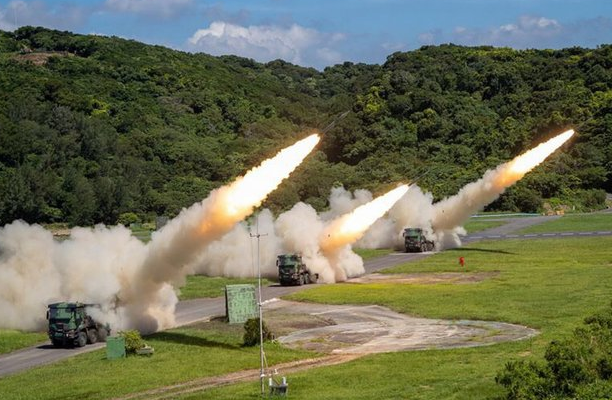臺(tái)軍雷霆2000火箭