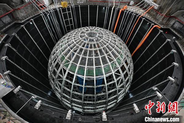 江門中微子實驗順利完成核心探測設備不銹鋼主結構安裝