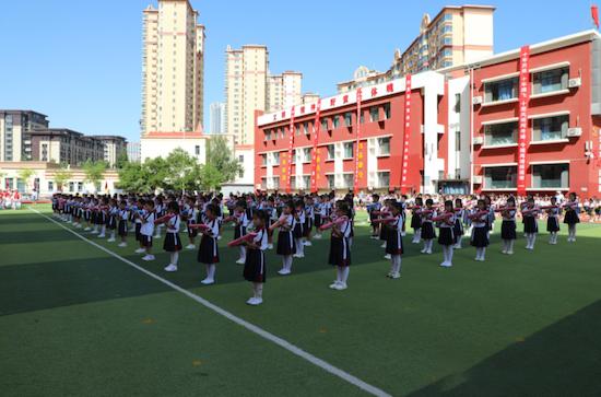 砥礪十年 逐夢前行——榆林高新小學(xué)舉行建校十周年校慶活動(dòng)