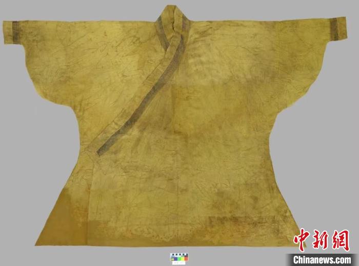 圖為修復(fù)后的元代袍服?！∏嗪Ｊ∥奈锟脊叛芯克﹫D