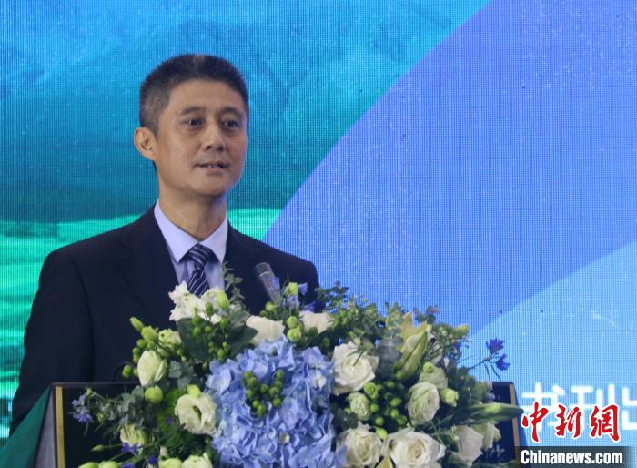 圖為中國外文局副局長兼總編輯高岸明致辭。　潘雨潔 攝