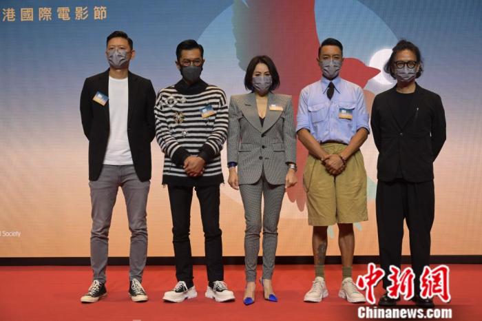 香港藝人古天樂(左二)與電影《明日戰(zhàn)記》團(tuán)隊(duì)出席發(fā)布會(huì)。