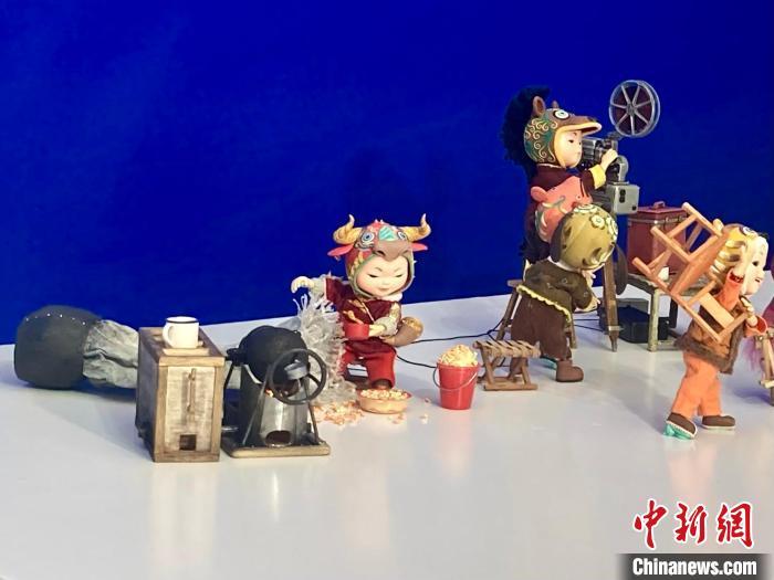 圖為第十二屆北京國際電影節(jié)動畫宣傳片的主角——十二個生肖福娃?！⌒戽?攝