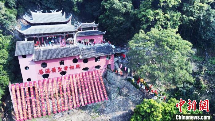 蕭圣君信俗文化活動現(xiàn)場“巡境祈?！?。