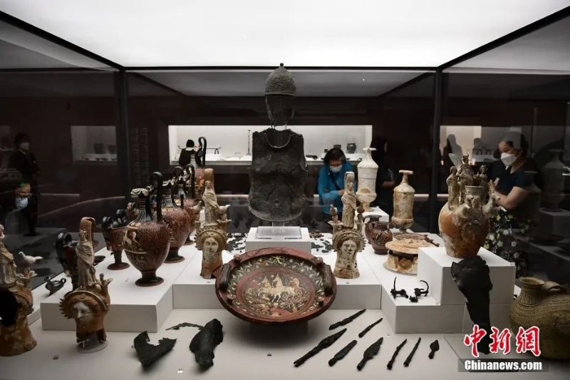 資料圖：“意大利之源——古羅馬文明展”亮相中國(guó)國(guó)家博物館，展出來(lái)自意大利全國(guó)26家國(guó)家級(jí)博物館的308套共503件珍貴文物。<a target='_blank' href='/'>中新社</a>記者 田雨昊 攝