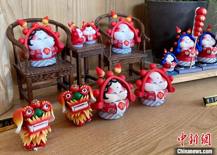 圖為漫心酒店前門(mén)大街店展示的兔兒爺?！⌒戽?攝