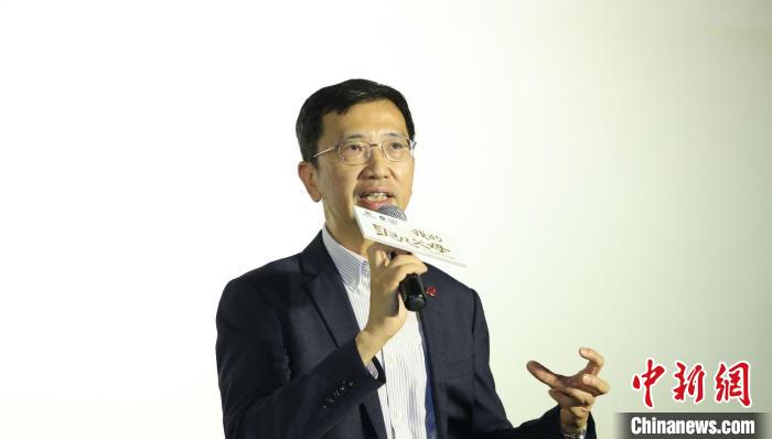 圖為香港特區(qū)政府駐北京辦事處主任梁志仁在活動現(xiàn)場致辭?！≈鬓k方供圖