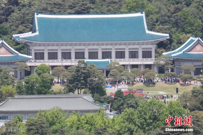 2022年5月10日，韓國(guó)青瓦臺(tái)時(shí)隔74年正式面向公眾開放。圖片來(lái)源：ICphoto