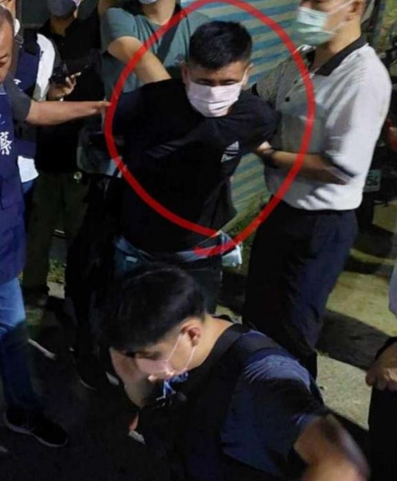 嫌犯林某殘忍殺警后逃亡17小時(shí)，23日凌晨于新竹落網(wǎng)。圖片來源：臺(tái)灣“中時(shí)新聞網(wǎng)” 
